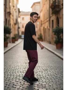 Cesare Attolini Maroon Jeans Made in Italy Size 40. New With Tags.